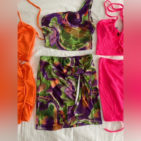 3 two piece skirt sets - Picture 3 of 4